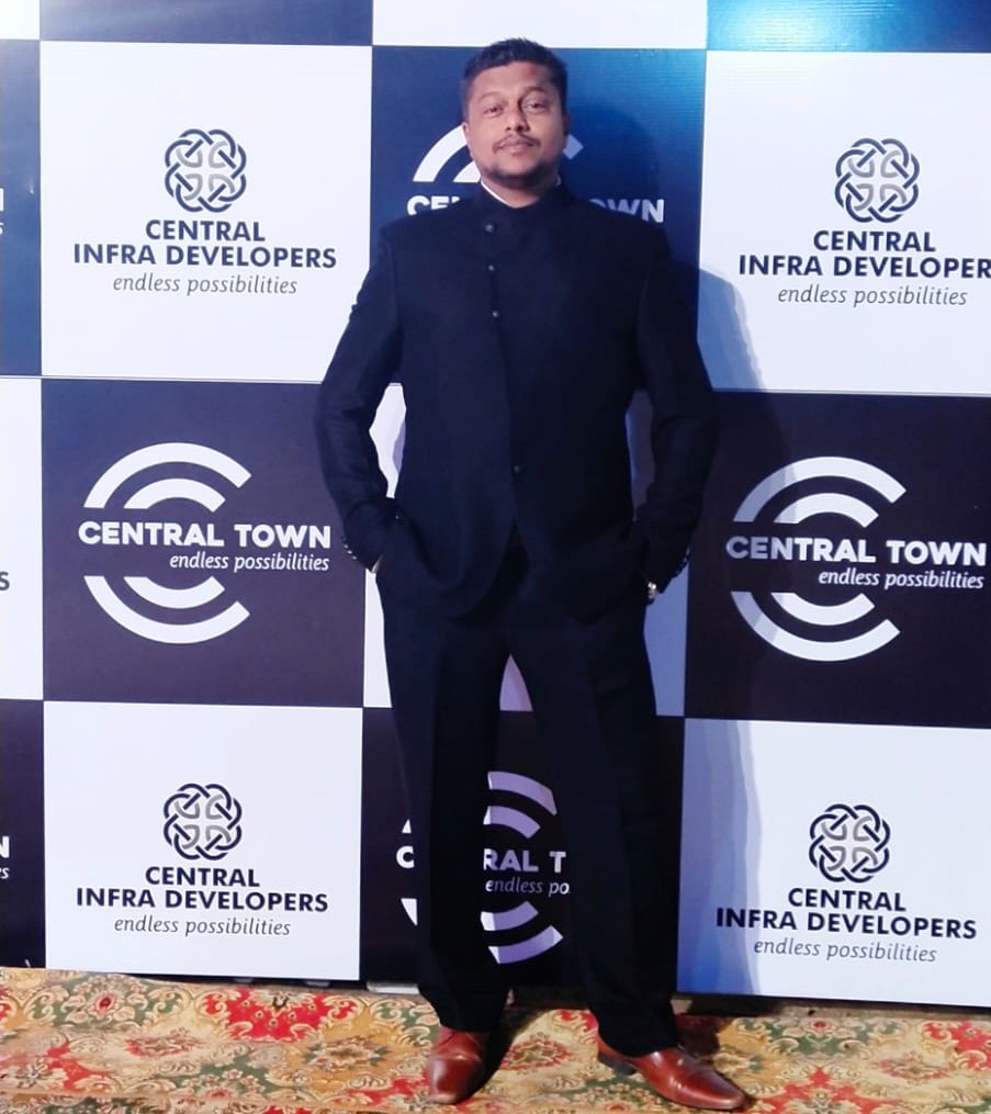 Sultan Decors notable connection